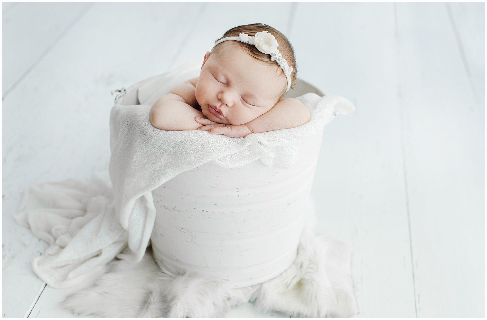 best newborn photographer in nashville tn