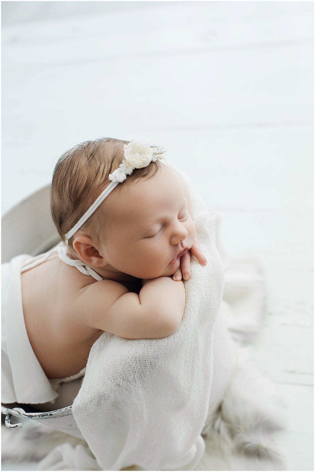 best newborn photographer in nashville tn