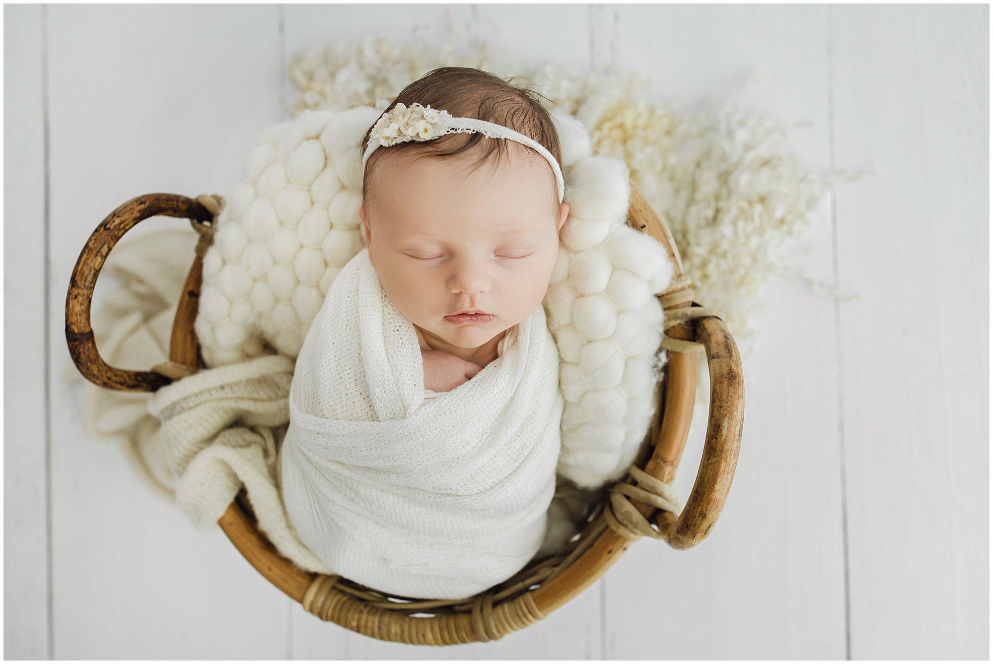 best newborn photographer in nashville tn