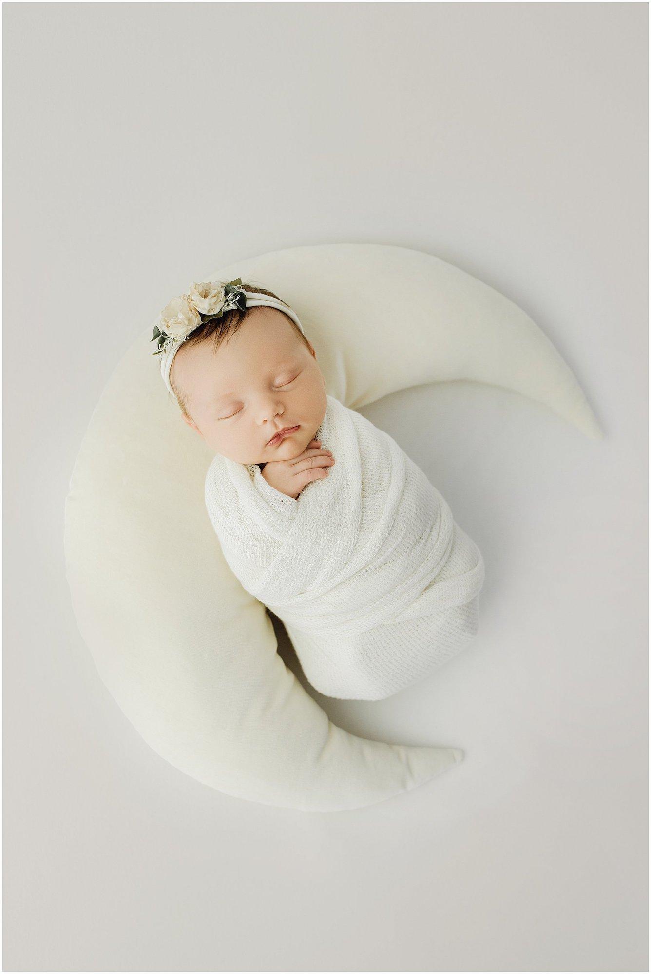 best newborn photographer in nashville tn