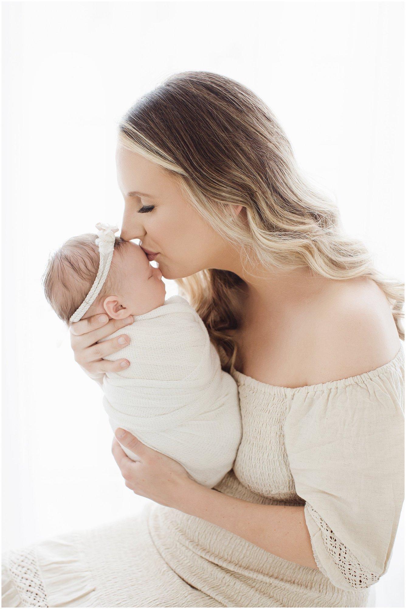 best newborn photographer in nashville tn